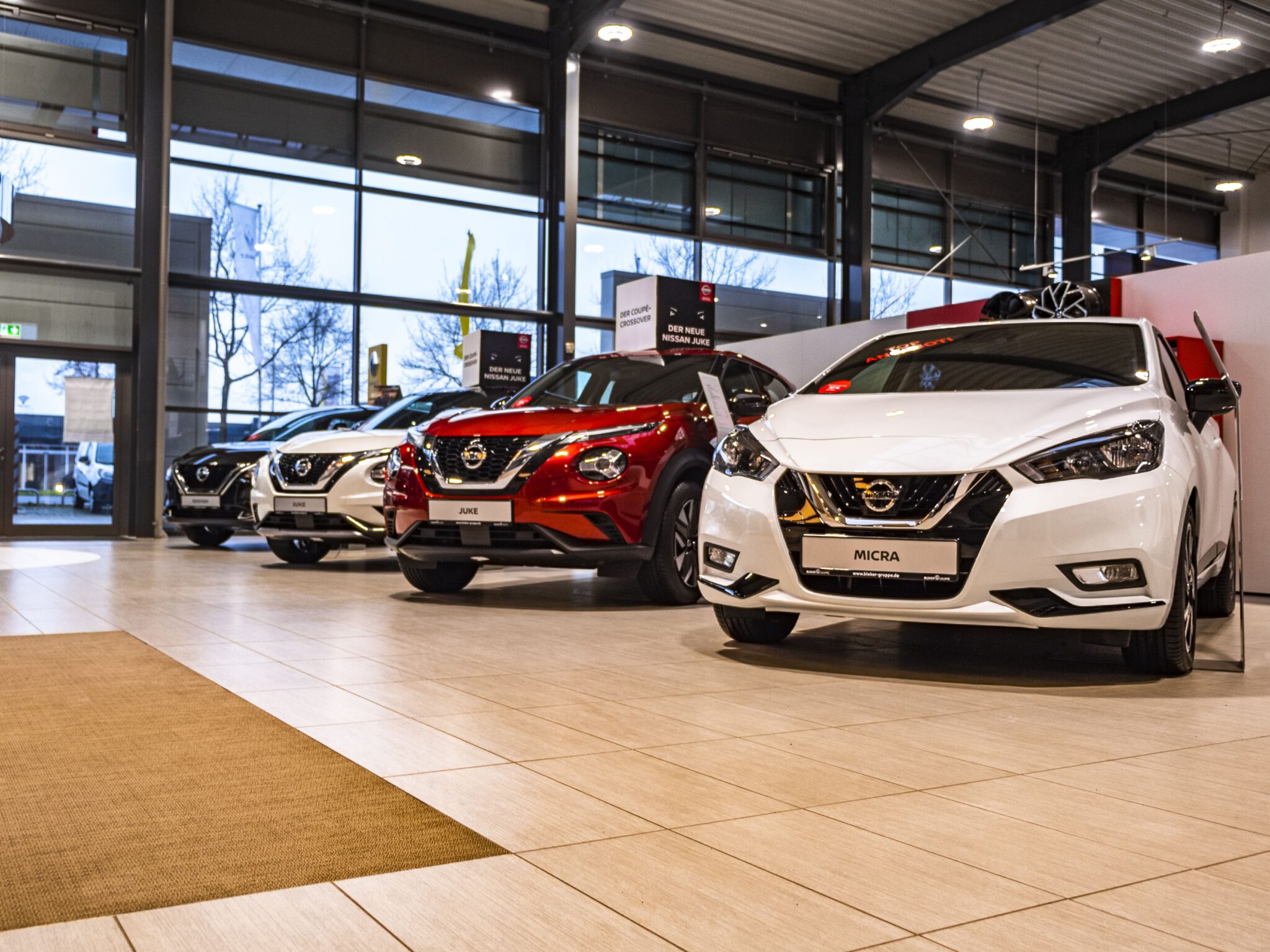 Verkaufsraum für Gebrauchtwagen [dealer_name]. TOP Markenspezialist für [dealer_brands]